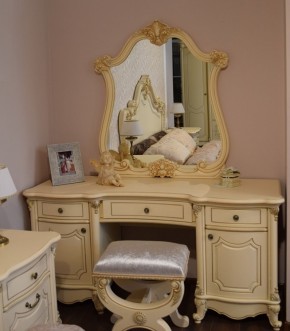 Туалетный стол + Зеркало Мона Лиза (крем) в Асбесте - asbest.mebel-74.com | фото